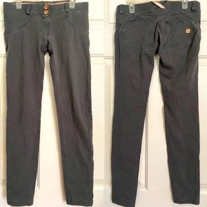 Army green Freddy yoga pants